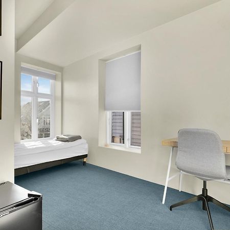 Central Guest House - Bedroom With En Suite Bathroom スタヴァンゲル エクステリア 写真